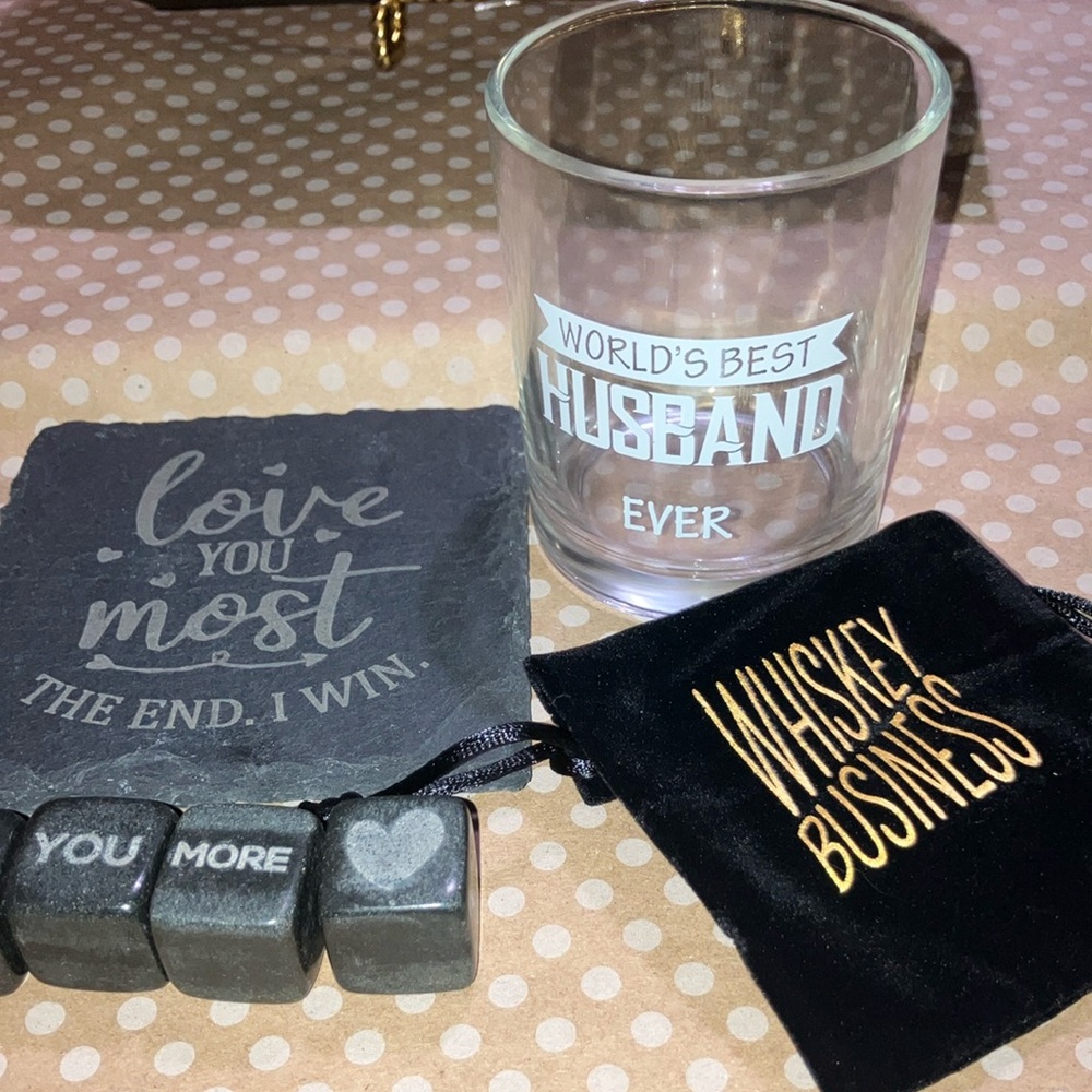 Whiskey Rocks Gift Set - Picture 2 of 3